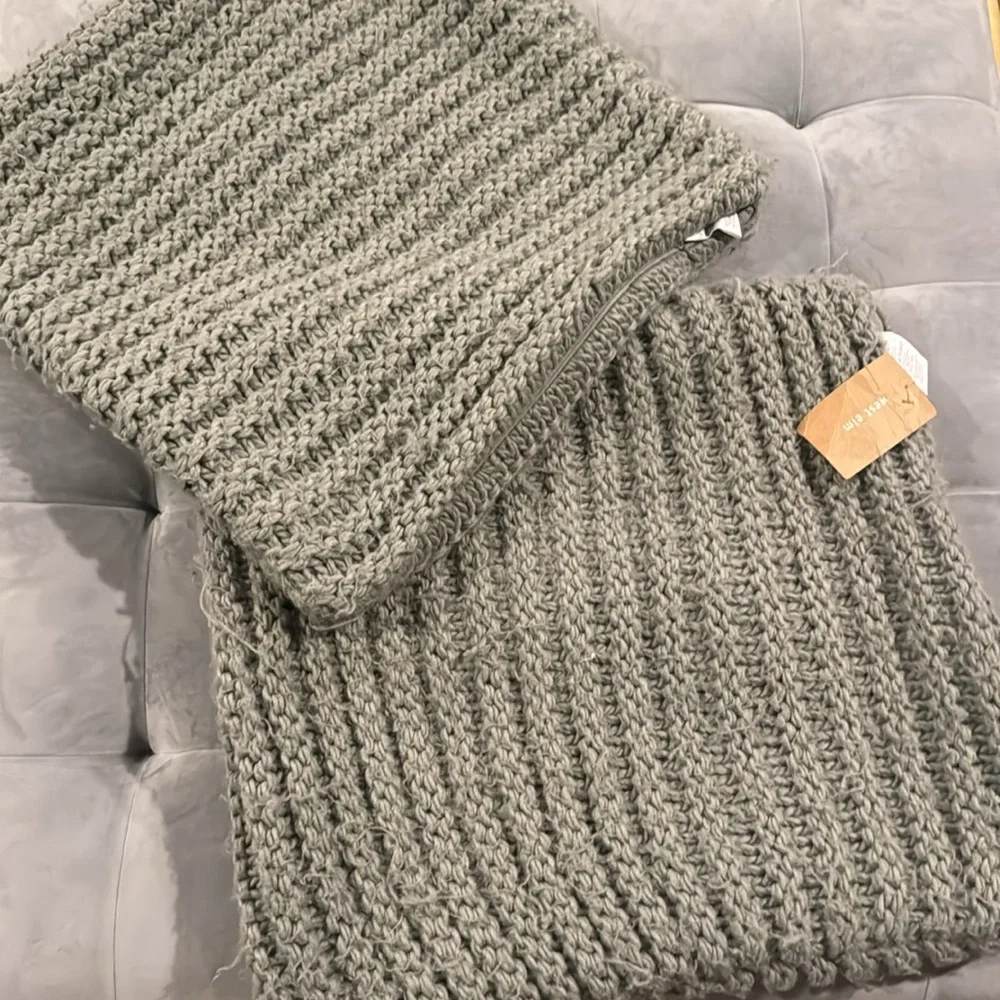 Set of 2 West Elm Chunky Woven Grey Knit Sweater Pillow Cover 20 x 20